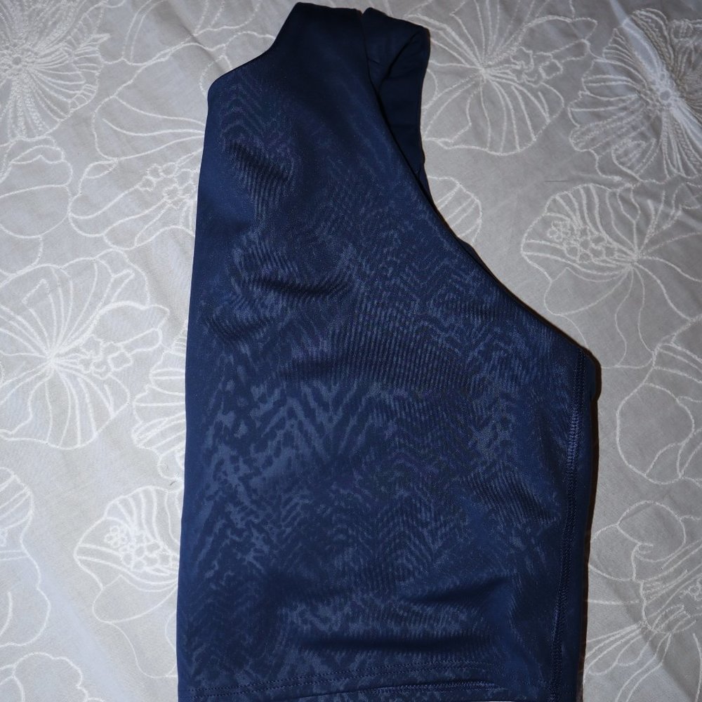 ATHLETA Conscious Embossed Crop (A-C Cup) - Picture 3 of 3